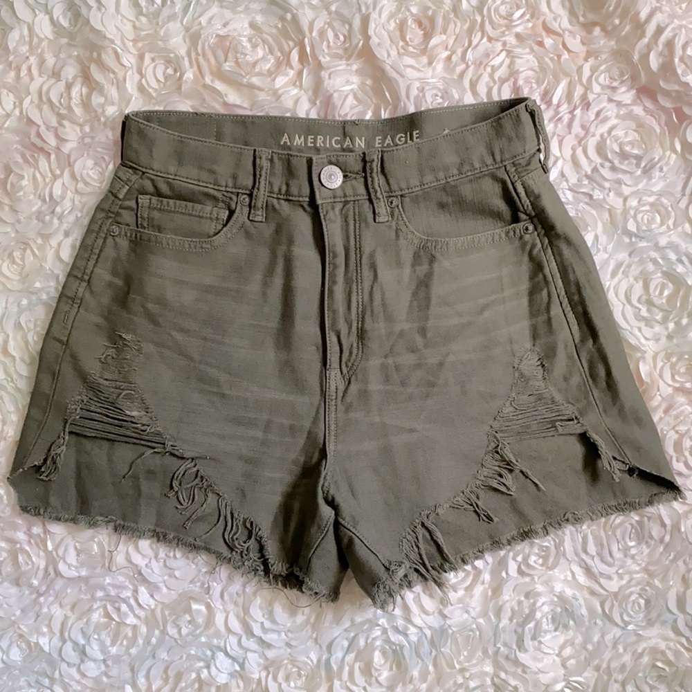 New American Eagle Mom shorts Olive green size 4